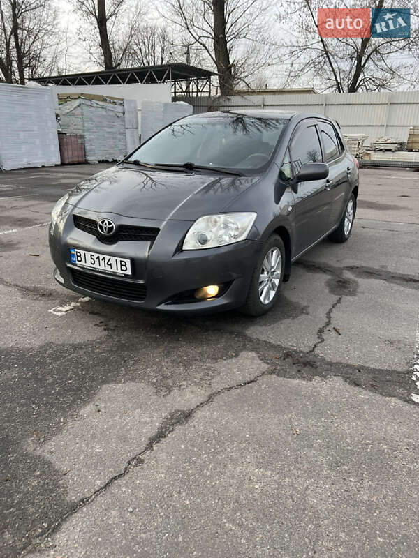 Toyota Auris (2008)