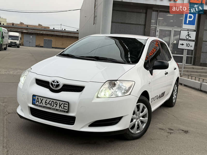 Toyota Auris (2008)