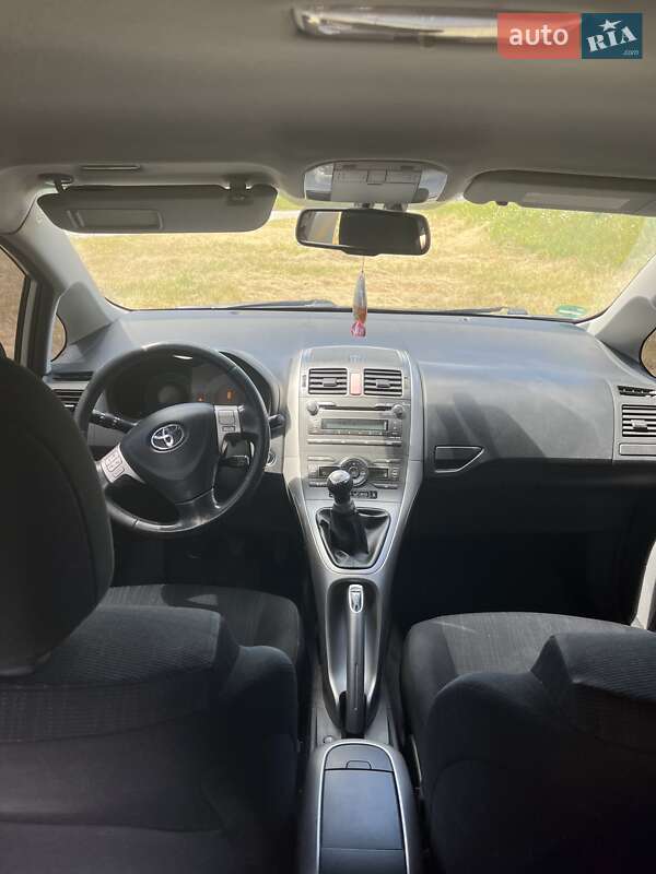 Toyota Auris (2007)