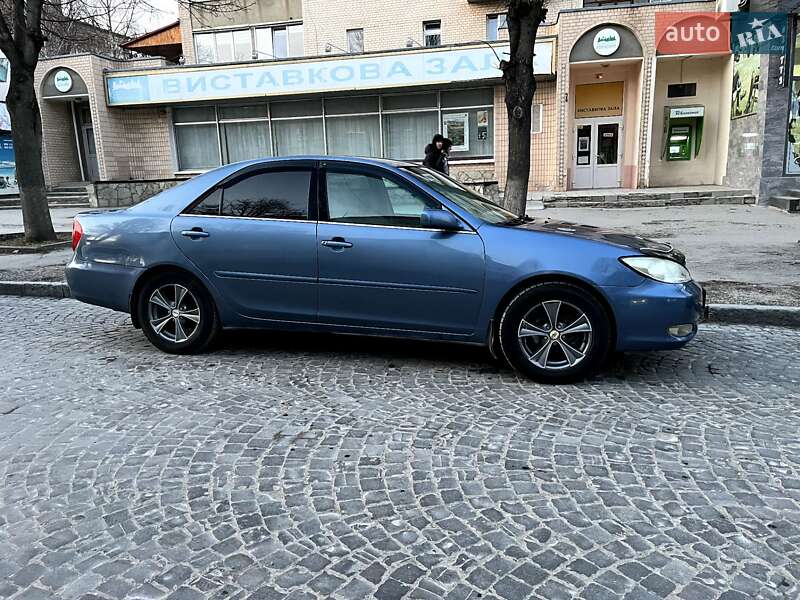 Toyota Camry (2002)