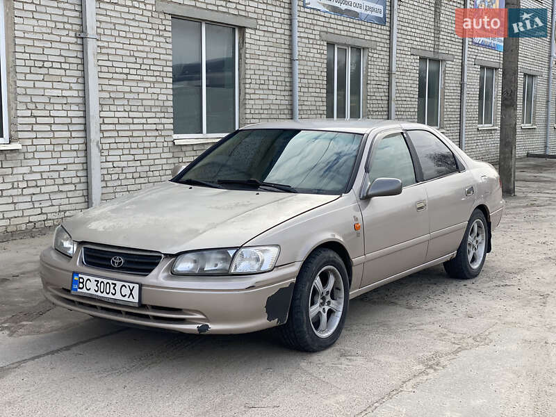 Toyota Camry (2000)