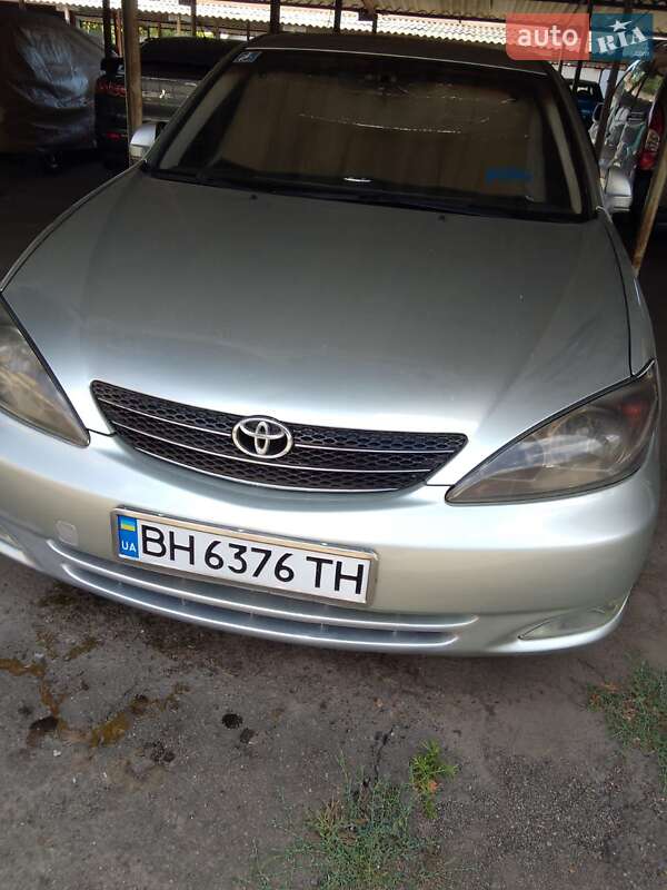 Toyota Camry (2004)