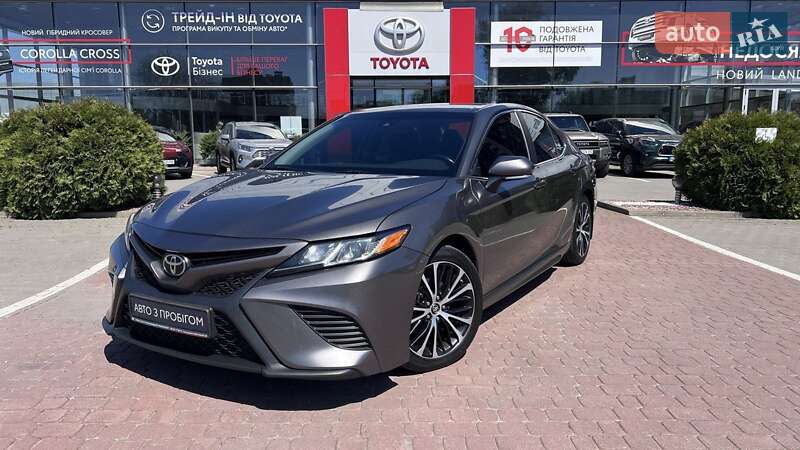 Toyota Camry (2017)
