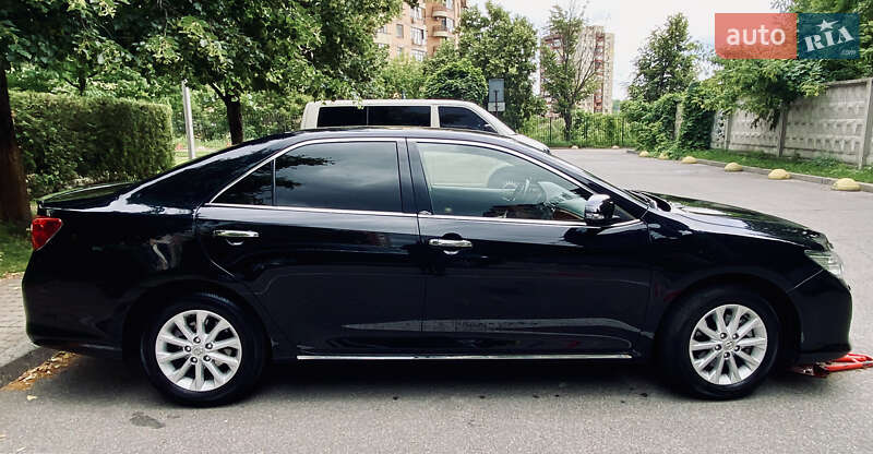 Toyota Camry (2014)