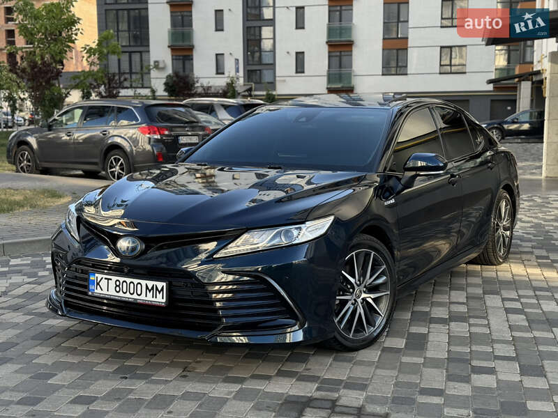 Toyota Camry (2020)