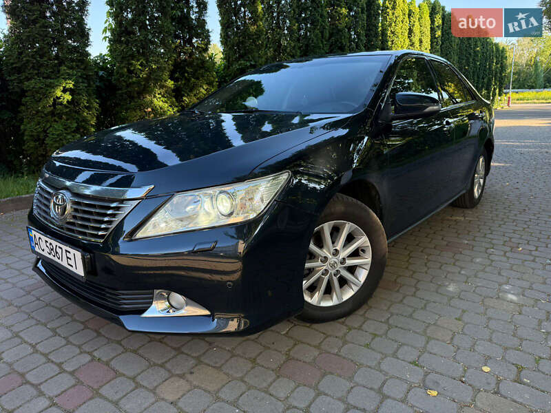 Toyota Camry (2011)