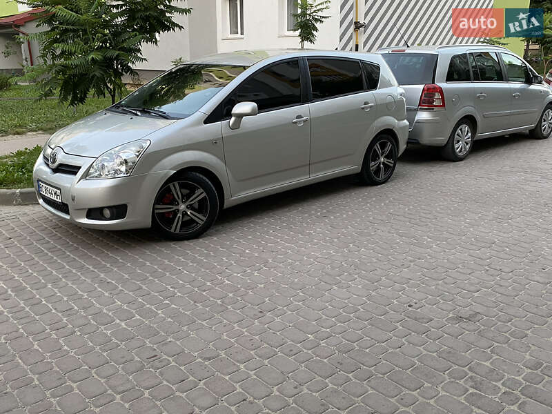 Toyota Corolla verso (2008)