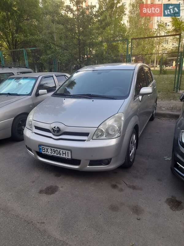 Toyota Corolla verso (2007)