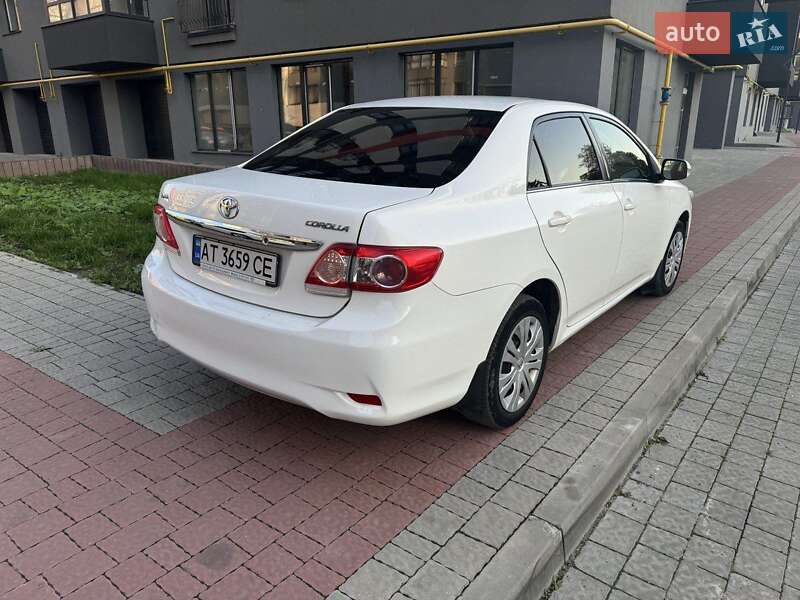 Toyota Corolla (2012)
