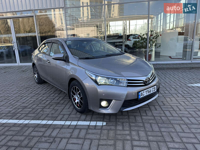 Toyota Corolla (2013)