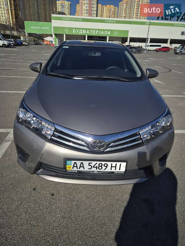 Toyota Corolla (2013)