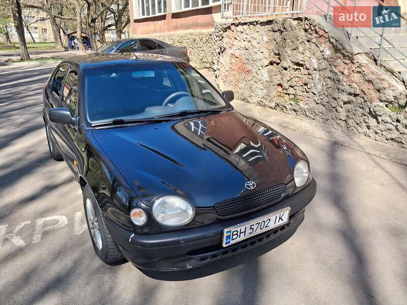 Toyota Corolla (1998)