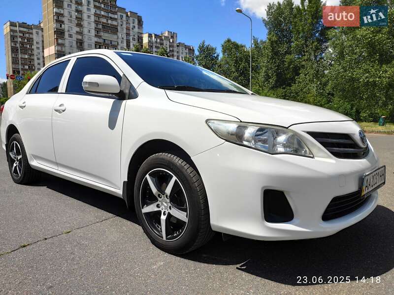 Toyota Corolla (2012)