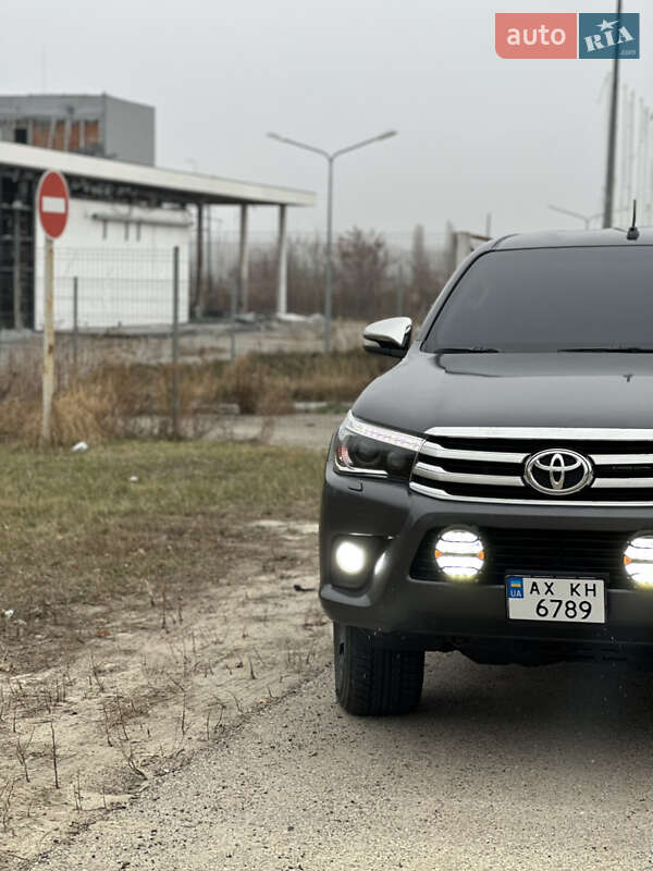 Toyota Hilux (2016)