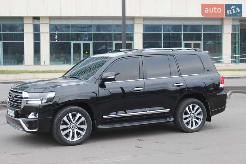 Toyota Land cruiser (2017)