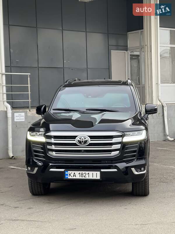 Toyota Land cruiser (2023)