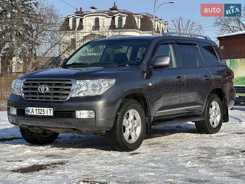 Toyota Land cruiser (2011)