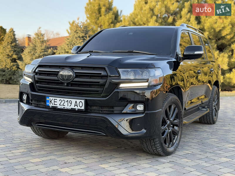Toyota Land cruiser (2017)