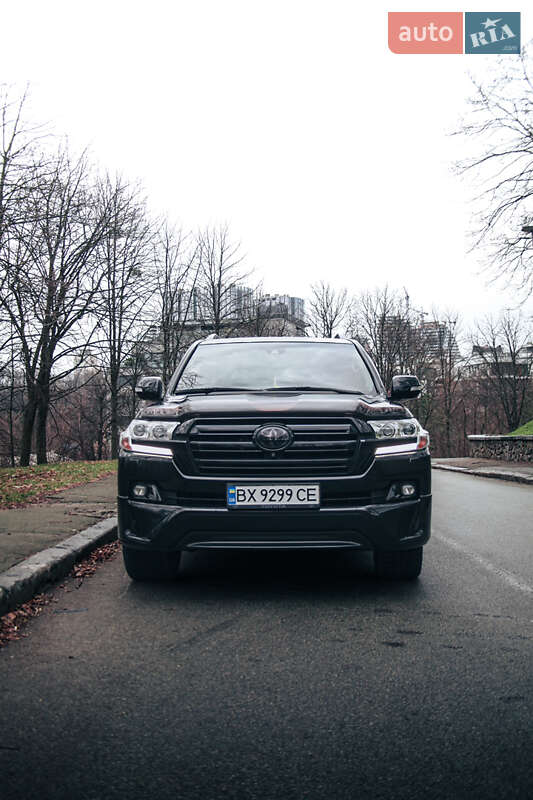 Toyota Land cruiser (2016)