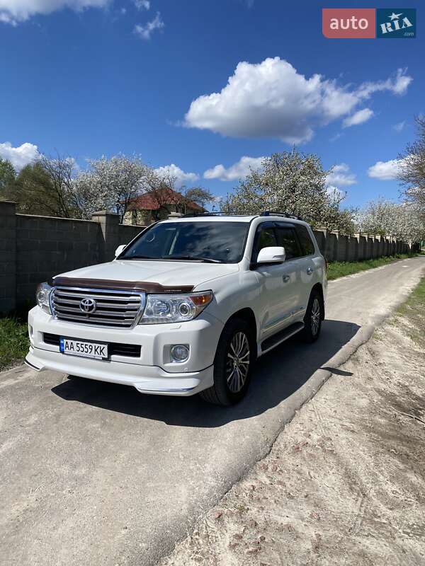 Toyota Land cruiser (2012)