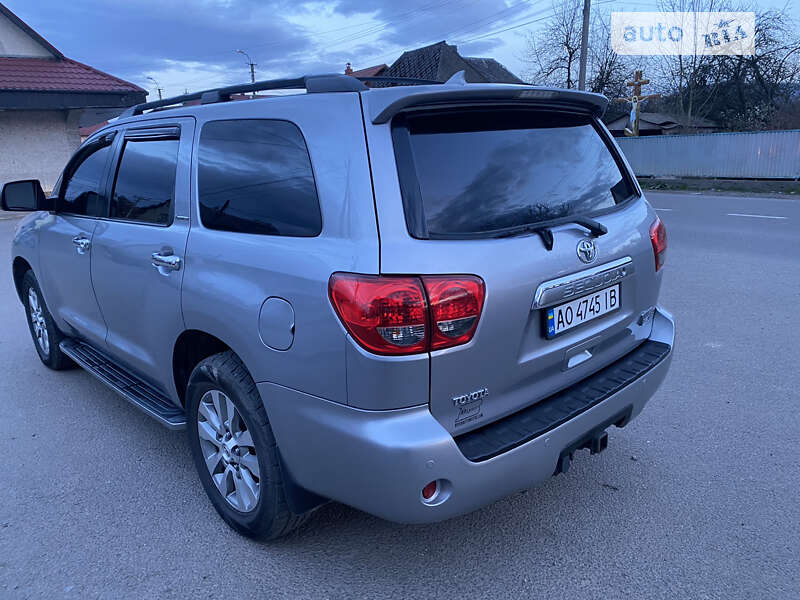 Toyota Sequoia (2009)