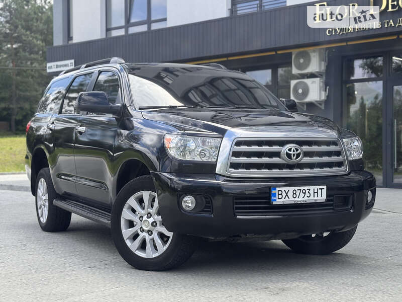 Toyota Sequoia (2012)