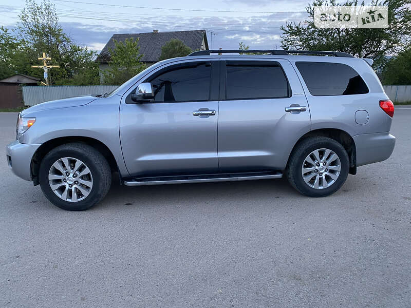 Toyota Sequoia (2009)