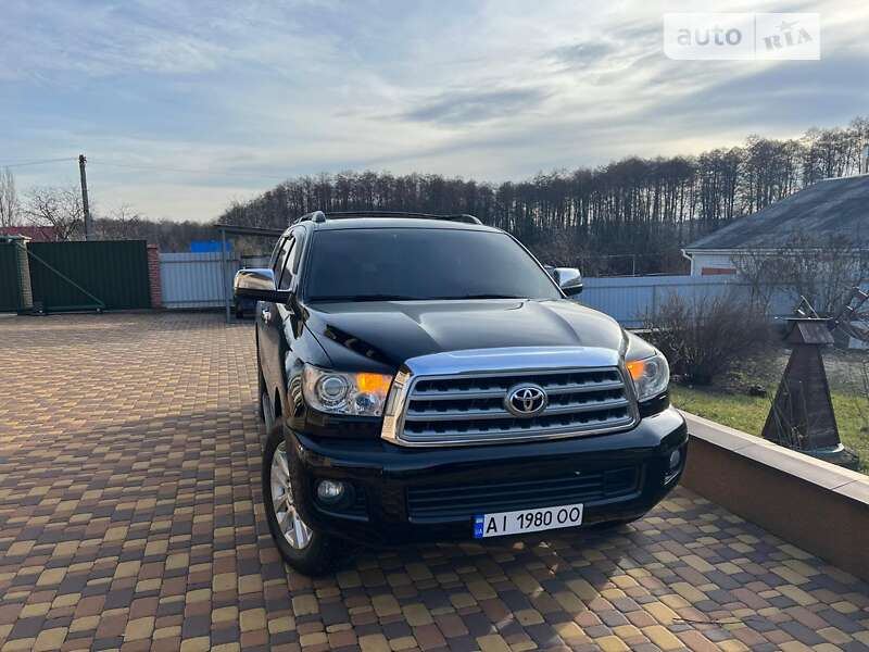 Toyota Sequoia (2010)