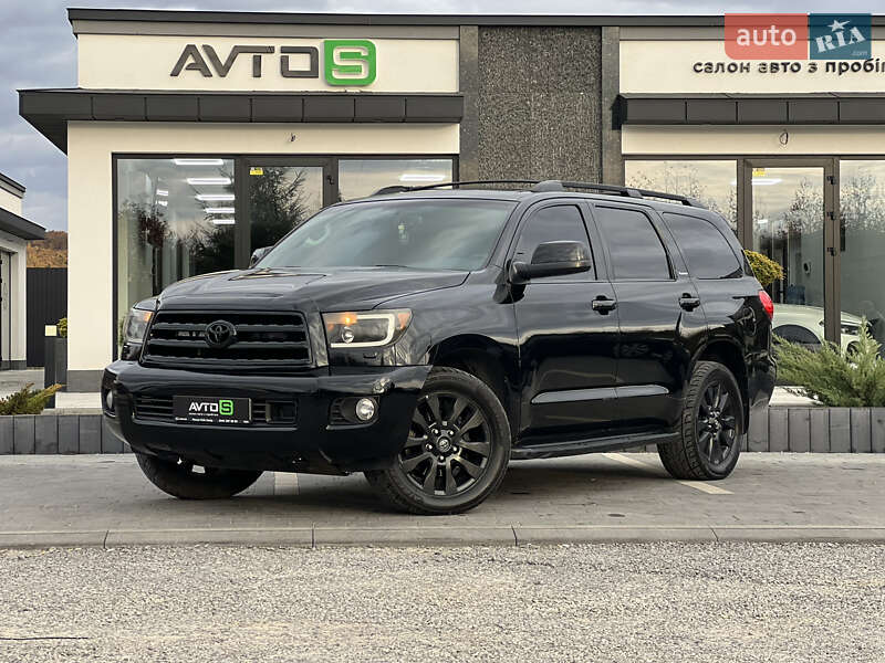 Toyota Sequoia (2015)