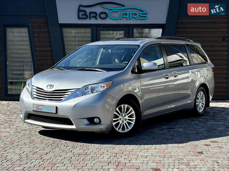 Toyota Sienna (2015)