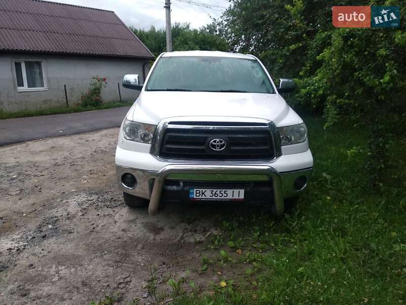 Toyota Tundra (2012)