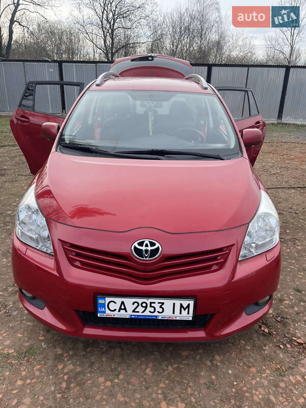 Toyota Verso (2012)