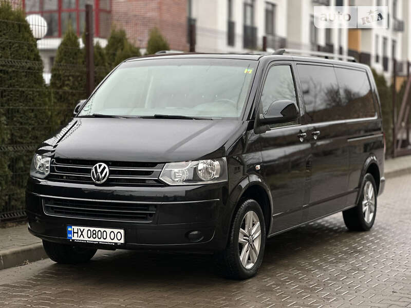 Volkswagen Caravelle (2015)