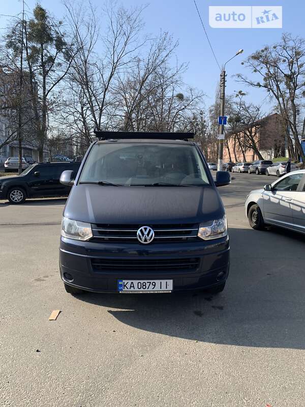 Volkswagen Caravelle (2012)