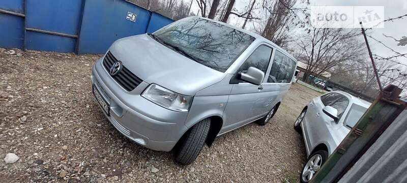 Volkswagen Caravelle (2008)