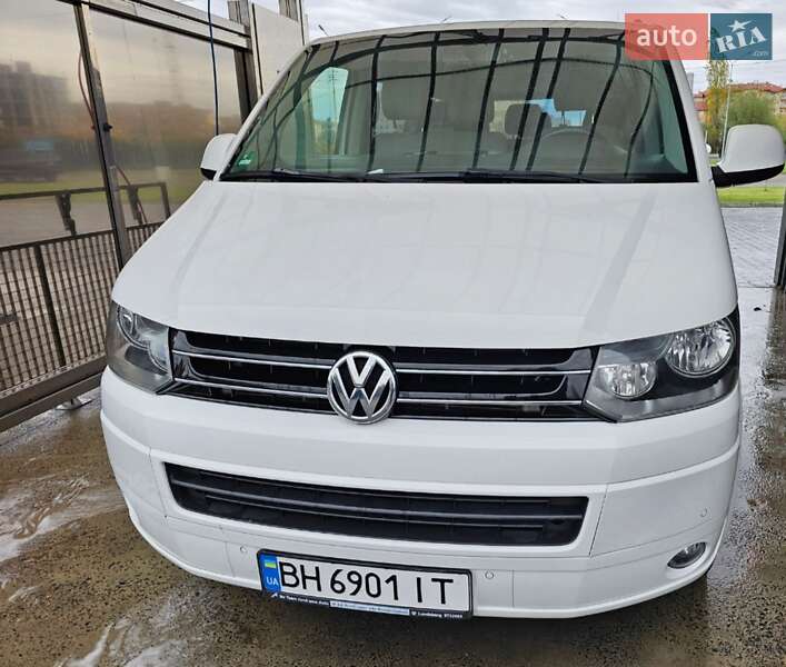 Volkswagen Caravelle (2013)