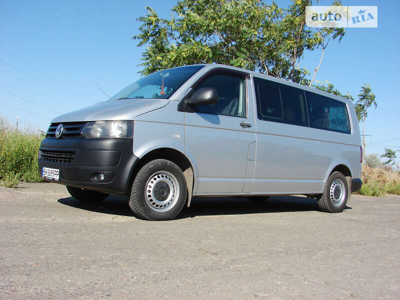 Volkswagen Caravelle (2012)