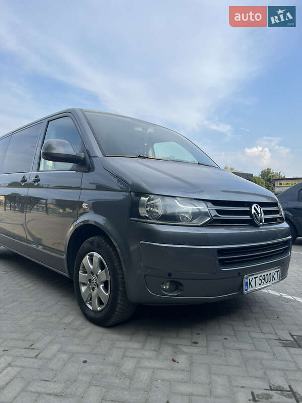 Volkswagen Caravelle (2013)