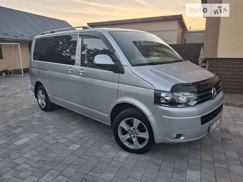 Volkswagen Caravelle (2013)