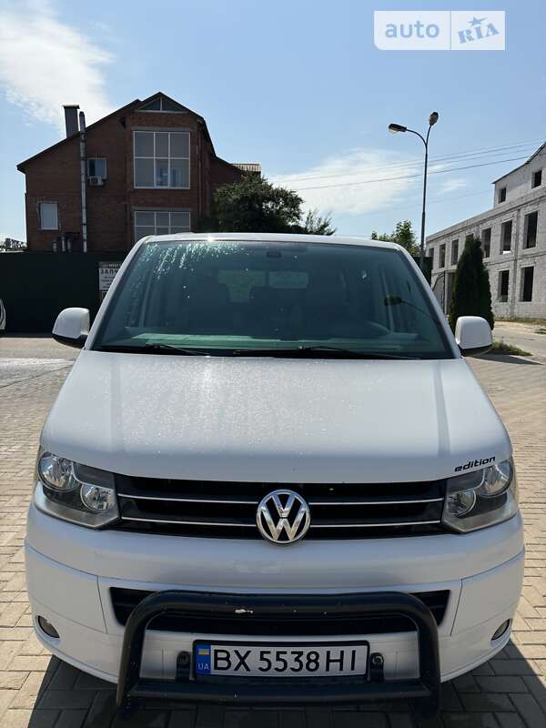 Volkswagen Caravelle (2010)