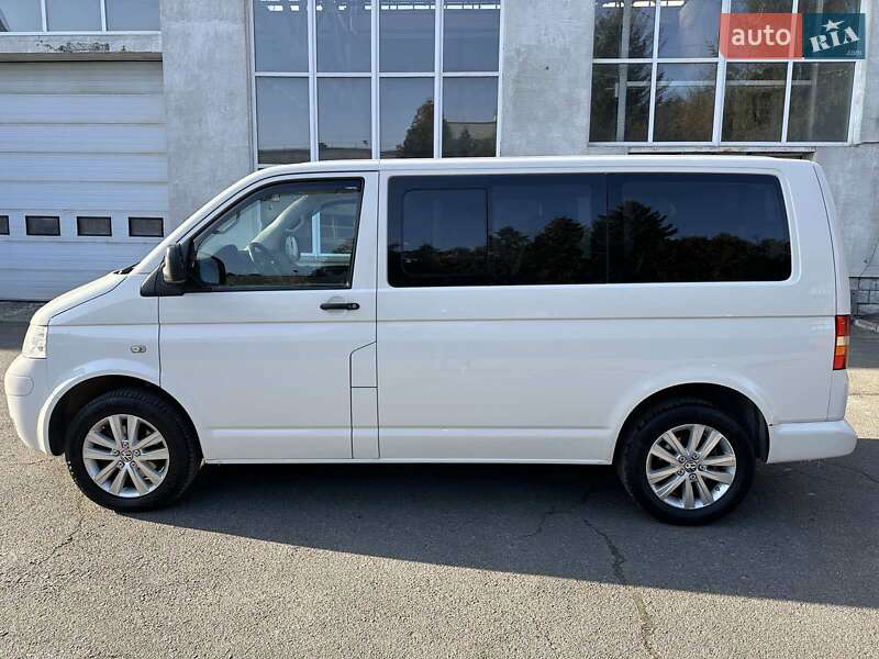 Volkswagen Caravelle (2008)