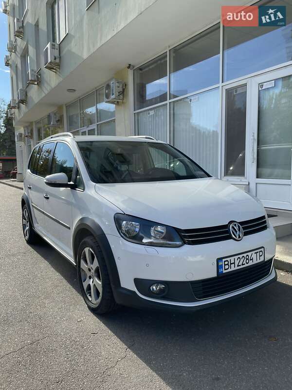 Volkswagen Cross touran (2012)