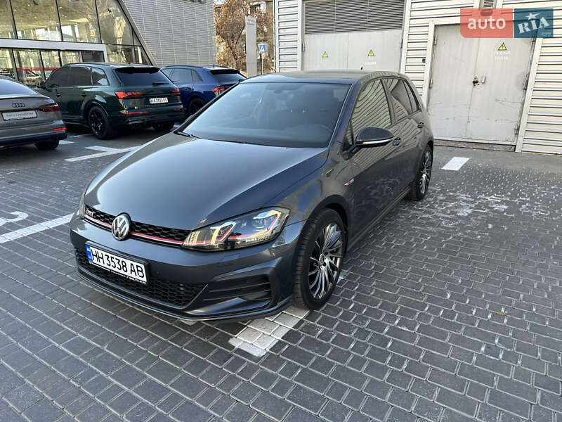 Volkswagen Golf gti (2017)
