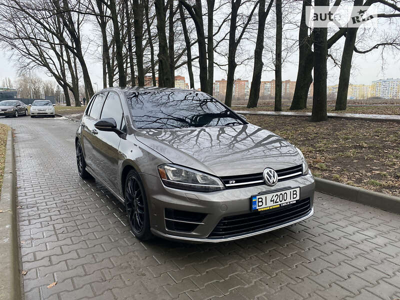 Volkswagen Golf r (2015)