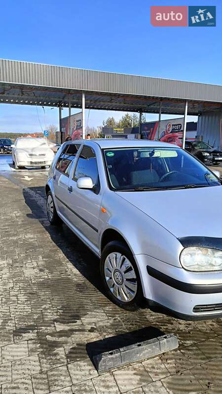 Volkswagen Golf (1999)