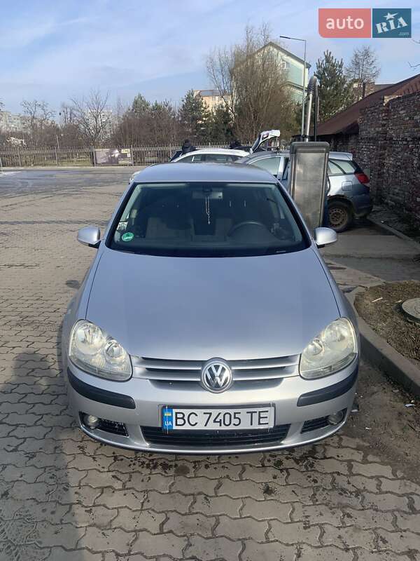Volkswagen Golf (2004)