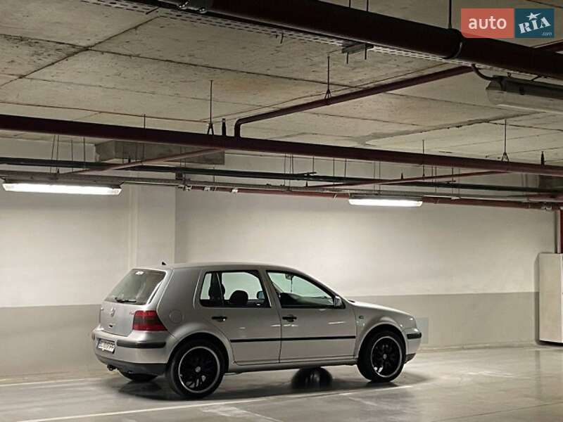 Volkswagen Golf (2002)