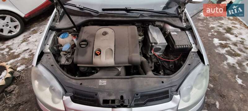 Volkswagen Golf (2004)