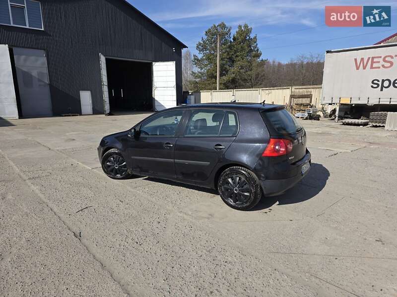Volkswagen Golf (2004)