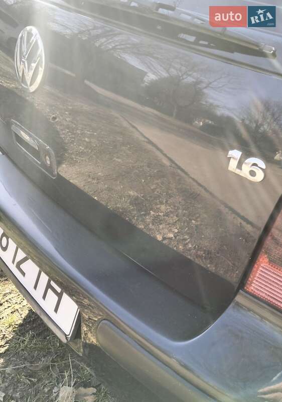Volkswagen Golf (2000)